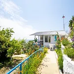 ваканционни къщи'на брега' On The Coast *