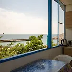 招待所 ваканционни къщи'на брега' On The Coast