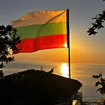 ваканционни къщи'на брега' On The Coast 招待所 瓦爾納