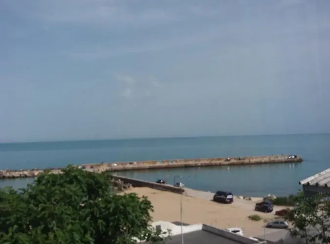 ваканционни къщи'на брега' On The Coast *