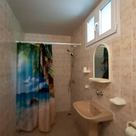 ваканционни къщи'на брега' On The Coast * Varna