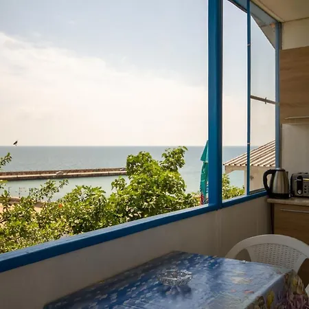 Guest house ваканционни къщи'на брега' On The Coast