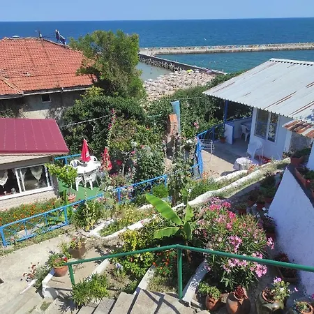 Guest house ваканционни къщи'на брега' On The Coast Varna