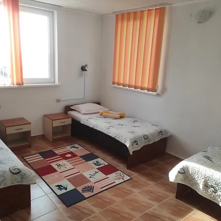 ваканционни къщи'на брега' On The Coast Guest house *